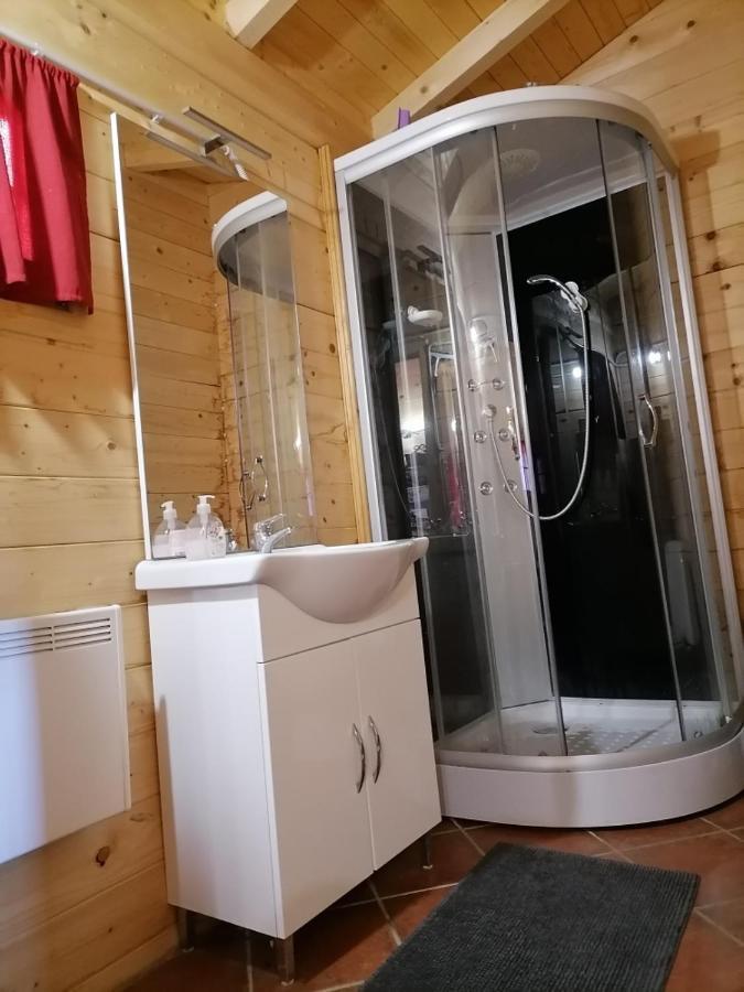Apartma Suzy Pobegi Exterior photo